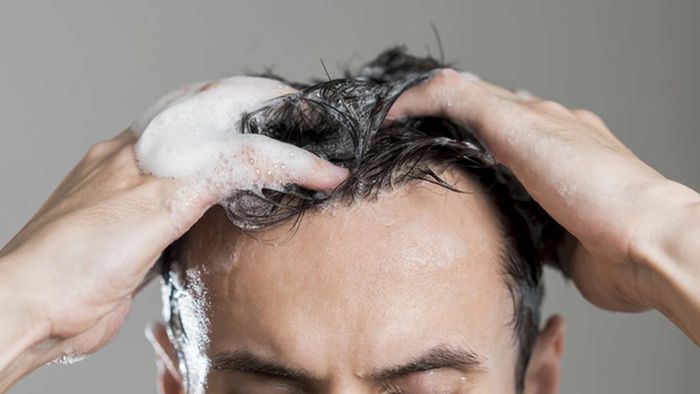 Cách tạo kiểu tóc HIEUTHUHAI tại nhà - bước 1